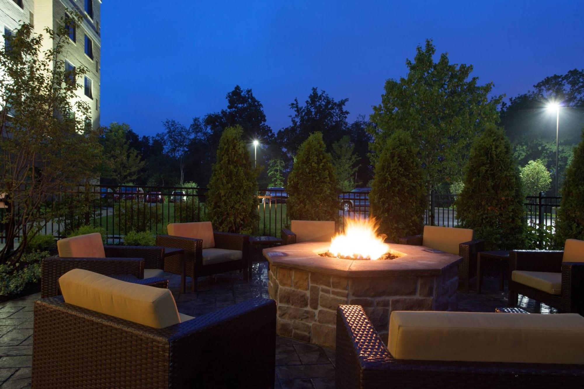 Courtyard By Marriott Pittsburgh North/Cranberry Woods Hotel Cranberry Township Eksteriør billede
