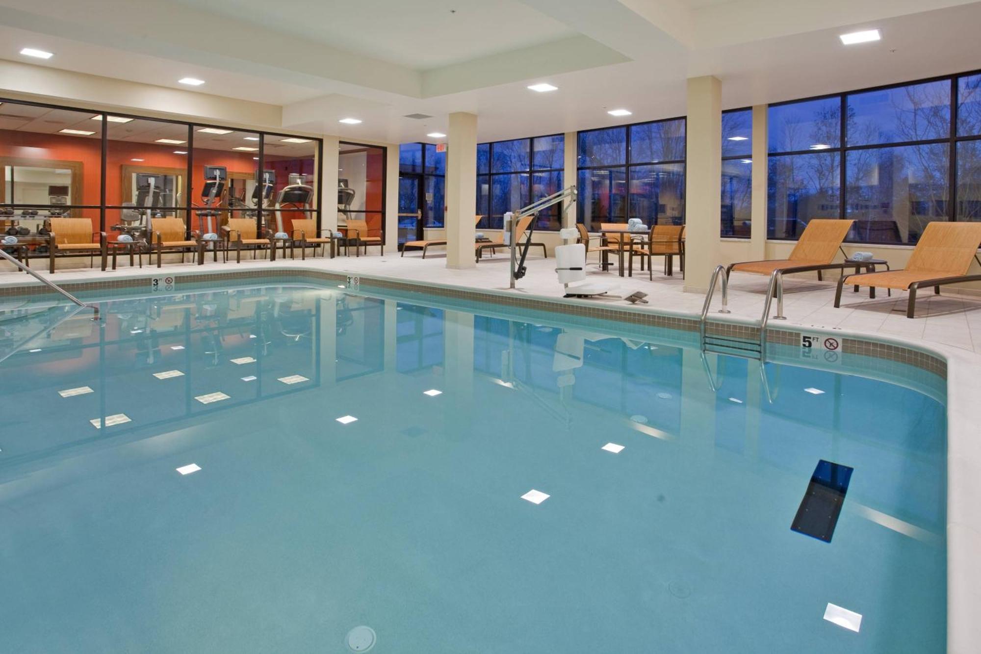 Courtyard By Marriott Pittsburgh North/Cranberry Woods Hotel Cranberry Township Eksteriør billede