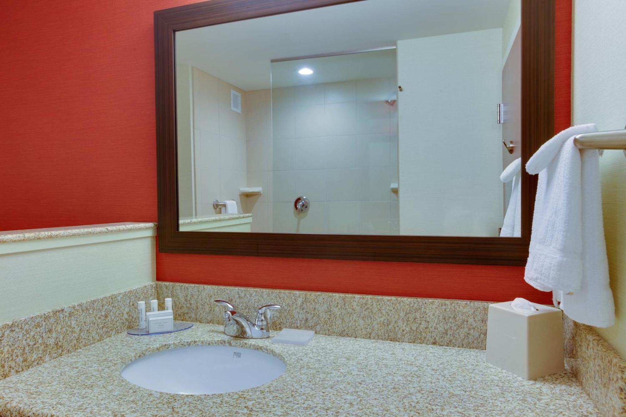 Courtyard By Marriott Pittsburgh North/Cranberry Woods Hotel Cranberry Township Eksteriør billede